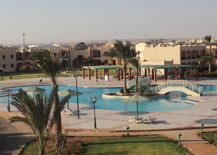 Magawish Village And 4* Sahl Hasheesh